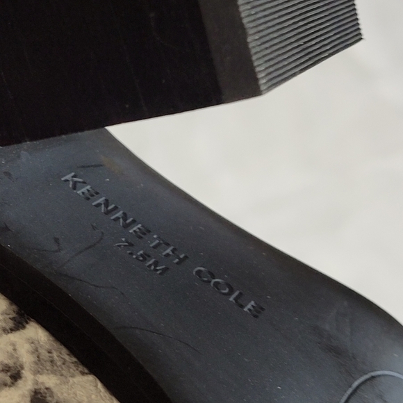 Kenneth Cole Women's West Side Block Heel Snake Print Ankle Booties NWOB - Picture 12 of 14